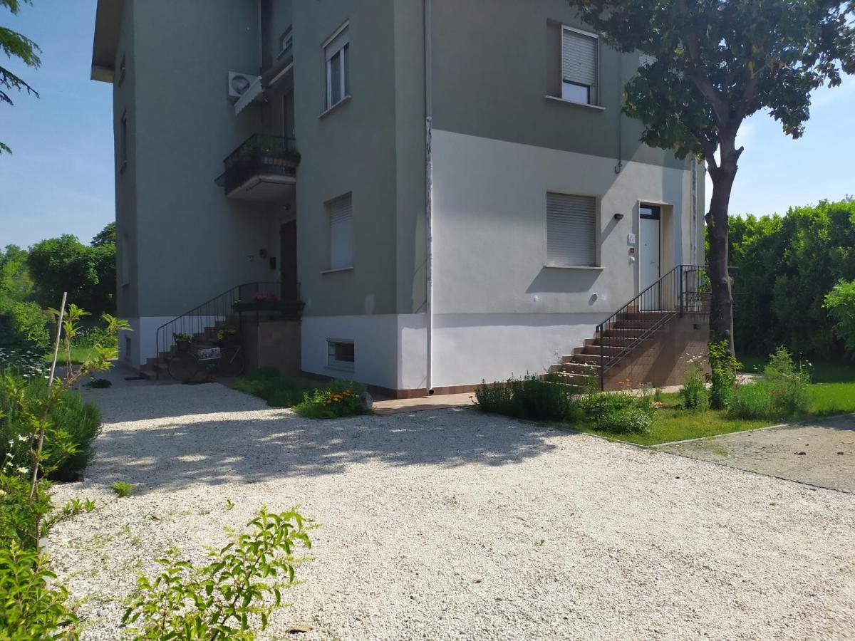 Casa Vacanze I Giardini Di Marzo San Giorgio di Mantua Exterior foto
